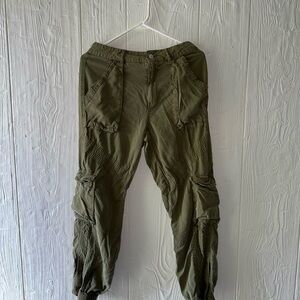 Forever 21 Woman’s Khaki Cargo Pants
